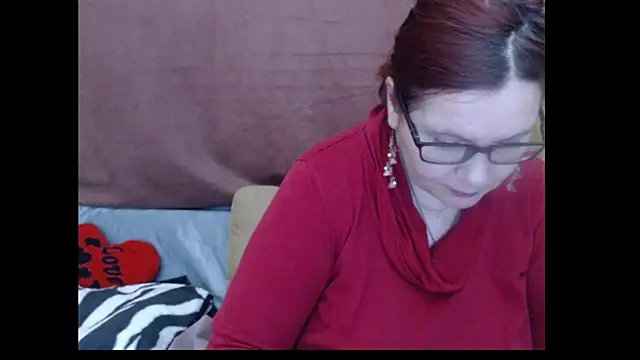 Snapshot of PlayfullMature chatting on 04.20.26 PlayfullMature online show from 04.20.26