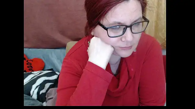 Snapshot of PlayfullMature chatting on 04.21.26 PlayfullMature online show from 04.21.26