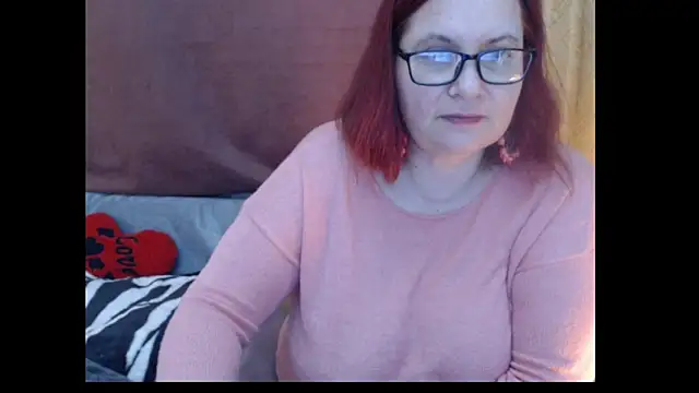Snapshot of PlayfullMature chatting on 04.28.26 PlayfullMature online show from 04.28.26
