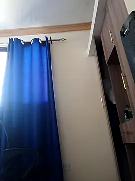 queennapal online show from 04.11.26