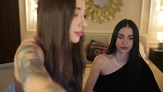 Tina Breeze online show from 11.22.25