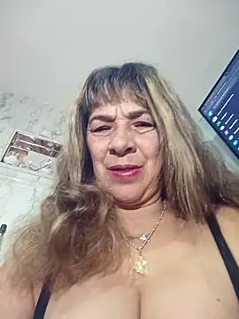 Snapshot of biancchi chatting on 11.05.25 biancchi online show from 11.05.25