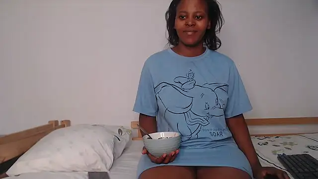 Snapshot of SexyKate852 chatting on 02.06.25 SexyKate852 online show from 02.06.25