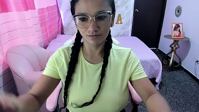 Snapshot of rayza_mature_154 chatting on 01.03.25 rayza mature 154 online show from 01.03.25