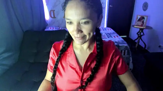 Snapshot of rayza_mature_154 chatting on 01.22.25 rayza mature 154 online show from 01.22.25