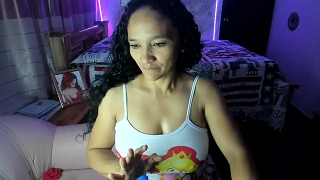 Snapshot of rayza_mature_154 chatting on 03.02.25 rayza mature 154 online show from 03.02.25