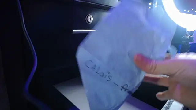 IsaBaileys  online show from 12.21.24