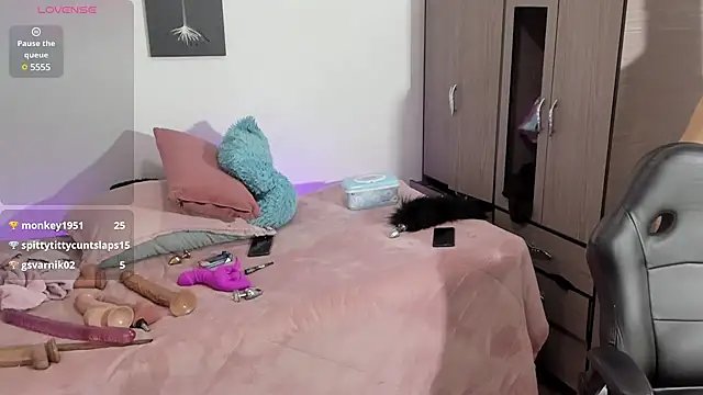 Snapshot of vanessabz chatting on 02.20.25 vanessabz online show from 02.20.25