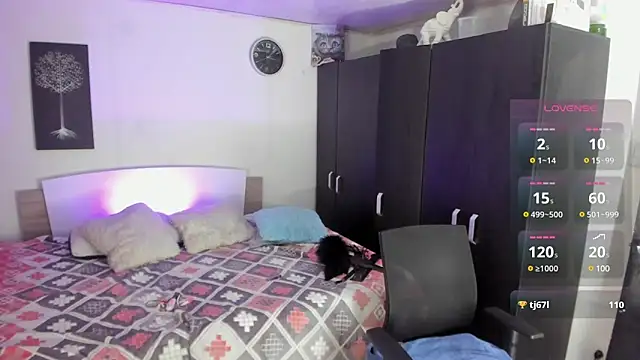 Snapshot of vanessabz chatting on 02.25.25 vanessabz online show from 02.25.25