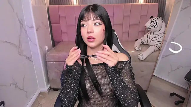 Snapshot of _mia_collins_b_ chatting on 10.08.25 mia collins b online show from 10.08.25