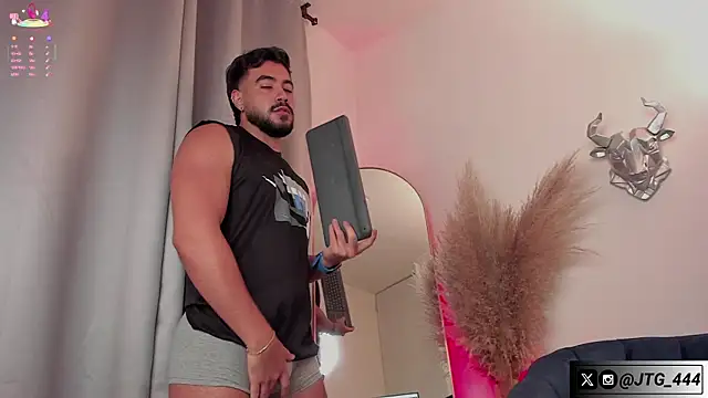 Snapshot of JeycobxBraand chatting on 10.04.25 JeycobxBraand online show from 10.04.25