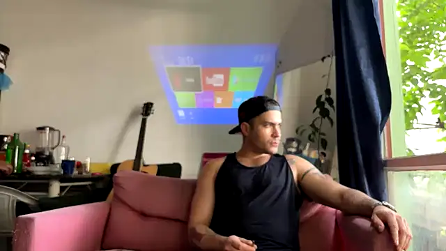 Snapshot of gerson173Hugo chatting on 03.22.25 gerson173Hugo online show from 03.22.25