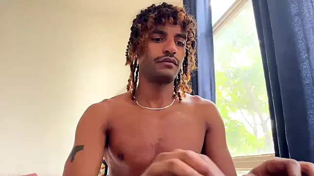 Snapshot of gerson173Hugo chatting on 10.15.25 gerson173Hugo online show from 10.15.25