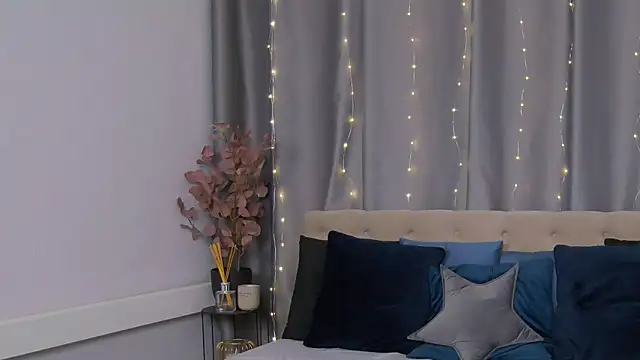 Snapshot of VioletiSwone chatting on 02.02.25 VioletiSwone online show from 02.02.25