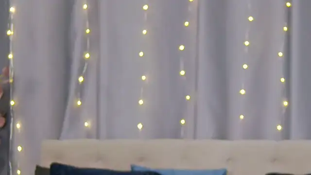 Snapshot of VioletiSwone chatting on 02.02.25 VioletiSwone online show from 02.02.25