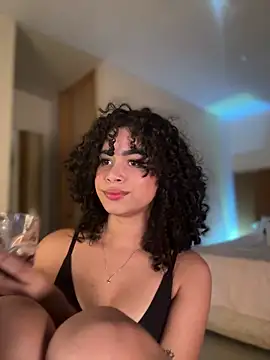 Lianh Benett online show from 12.23.24