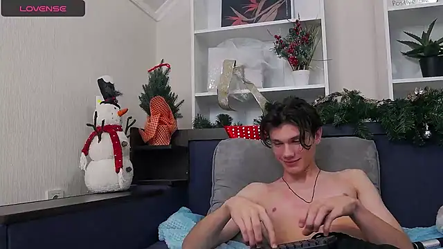 Snapshot of CalvinCay chatting on 12.20.24 CalvinCay online show from 12.20.24