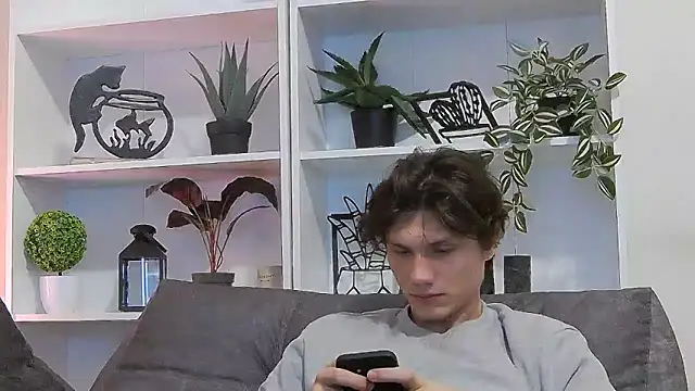 Snapshot of CalvinCay chatting on 03.14.25 CalvinCay online show from 03.14.25