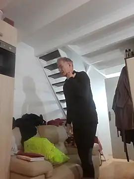 Snapshot of 60philippe chatting on 01.10.25 60philippe online show from 01.10.25