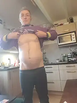 Snapshot of 60philippe chatting on 01.12.25 60philippe online show from 01.12.25