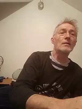 Snapshot of 60philippe chatting on 01.22.25 60philippe online show from 01.22.25