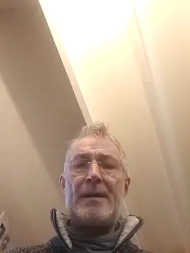 Snapshot of 60philippe chatting on 01.26.25 60philippe online show from 01.26.25