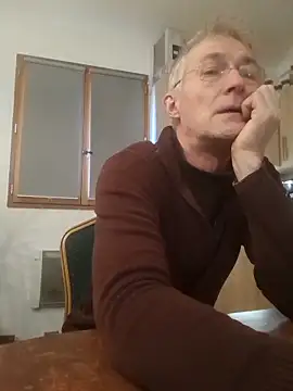 Snapshot of 60philippe chatting on 02.03.25 60philippe online show from 02.03.25