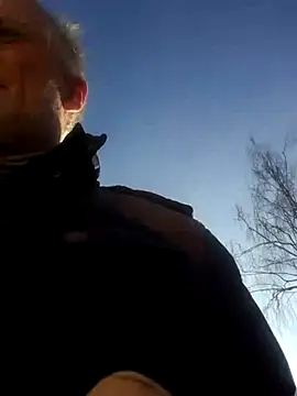 Snapshot of 60philippe chatting on 02.12.25 60philippe online show from 02.12.25