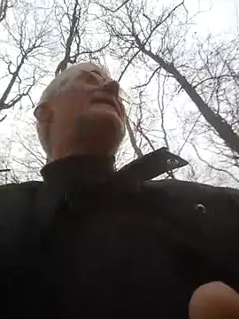 Snapshot of 60philippe chatting on 02.13.25 60philippe online show from 02.13.25