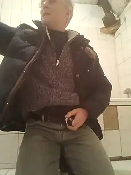 Snapshot of 60philippe chatting on 02.14.25 60philippe online show from 02.14.25