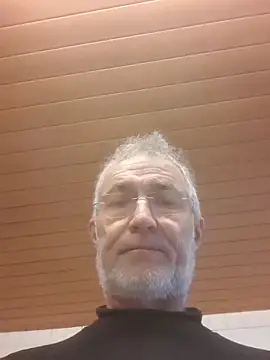 Snapshot of 60philippe chatting on 03.15.25 60philippe online show from 03.15.25