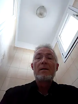 Snapshot of 60philippe chatting on 09.22.25 60philippe online show from 09.22.25