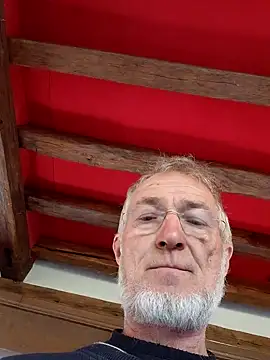 Snapshot of 60philippe chatting on 10.09.25 60philippe online show from 10.09.25