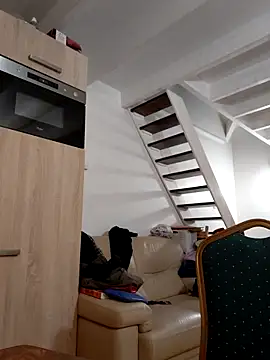 Snapshot of 60philippe chatting on 11.12.25 60philippe online show from 11.12.25