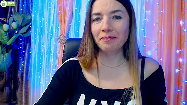 Snapshot of Sweet___Amelia chatting on 10.07.25 Sweet Amelia online show from 10.07.25