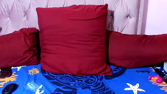 Snapshot of SweetMellowX1 chatting on 10.27.25 SweetMellowX1 online show from 10.27.25