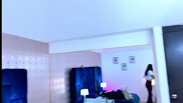 Snapshot of AnyLeonhard chatting on 10.06.25 AnyLeonhard online show from 10.06.25