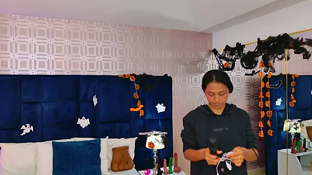 Snapshot of AnyLeonhard chatting on 11.03.25 AnyLeonhard online show from 11.03.25