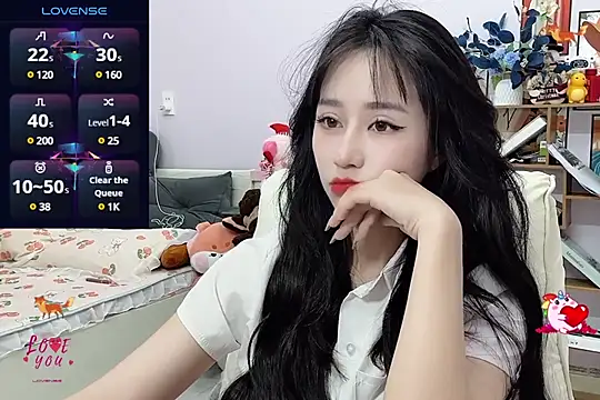  LLisa  online show from 01.05.25