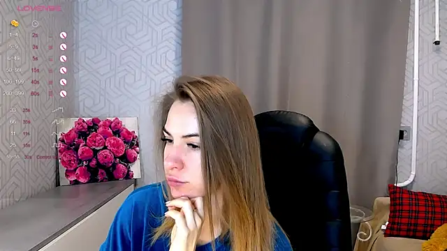 Snapshot of Naughty__Megan chatting on 01.28.25 Naughty Megan online show from 01.28.25