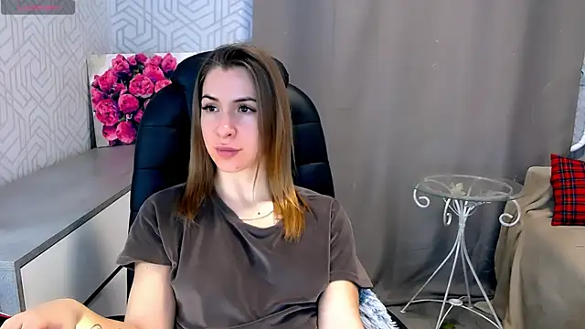 Snapshot of Naughty__Megan chatting on 02.20.25 Naughty Megan online show from 02.20.25