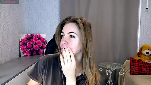 Snapshot of Naughty__Megan chatting on 03.20.25 Naughty Megan online show from 03.20.25