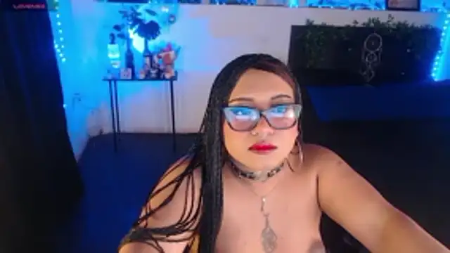 LiaScarlett online show from 10.30.25