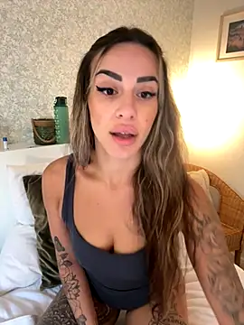 Snapshot of Alisa-Marie chatting on 11.07.25 Alisa-Marie online show from 11.07.25