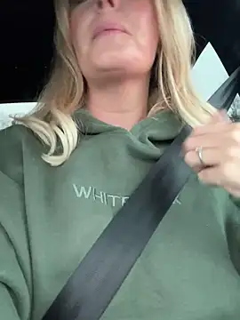 Snapshot of JodiSands chatting on 12.28.24 JodiSands online show from 12.28.24