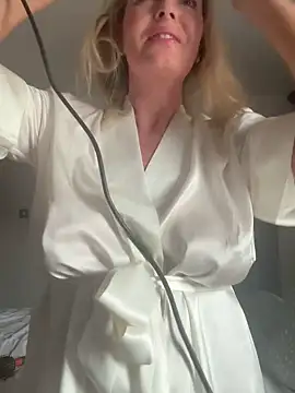 Snapshot of JodiSands chatting on 02.19.25 JodiSands online show from 02.19.25