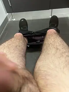 Snapshot of Drummer112 chatting on 11.03.25 Drummer112 online show from 11.03.25