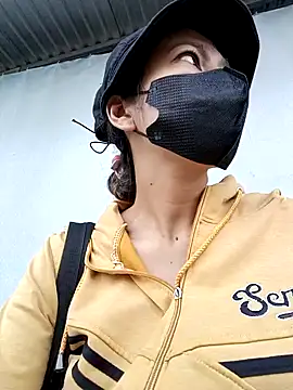 Snapshot of 2HotAsain4u chatting on 12.17.24 2HotAsain4u online show from 12.17.24