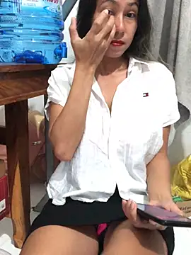 Snapshot of 2HotAsain4u chatting on 12.29.24 2HotAsain4u online show from 12.29.24