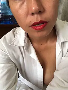 Snapshot of 2HotAsain4u chatting on 01.06.25 2HotAsain4u online show from 01.06.25